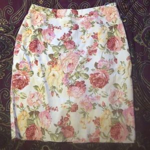 BRAND NEW Floral BodyCon Skirt from Love Culture